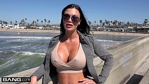 Jasmine Jae is a UK bombshell that wants to experience American man-meat